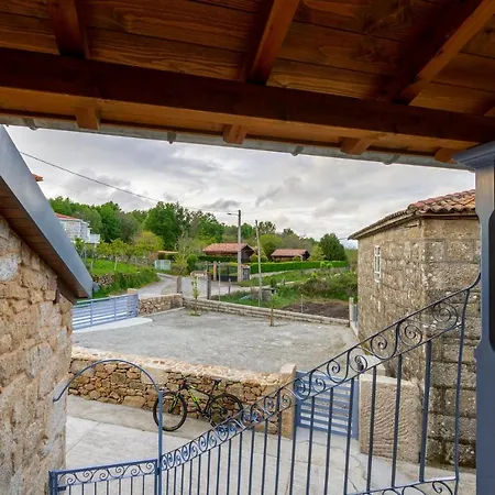 Apartament Turistico Caxide Ribeira Sacra Parada del Sil